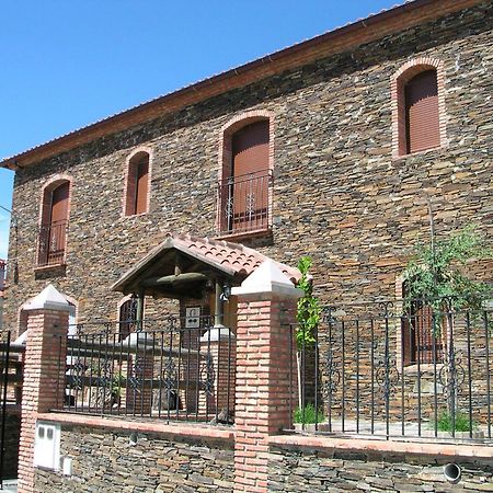 Torrejón el Rubio Casa Rural Pena Falcon المظهر الخارجي الصورة