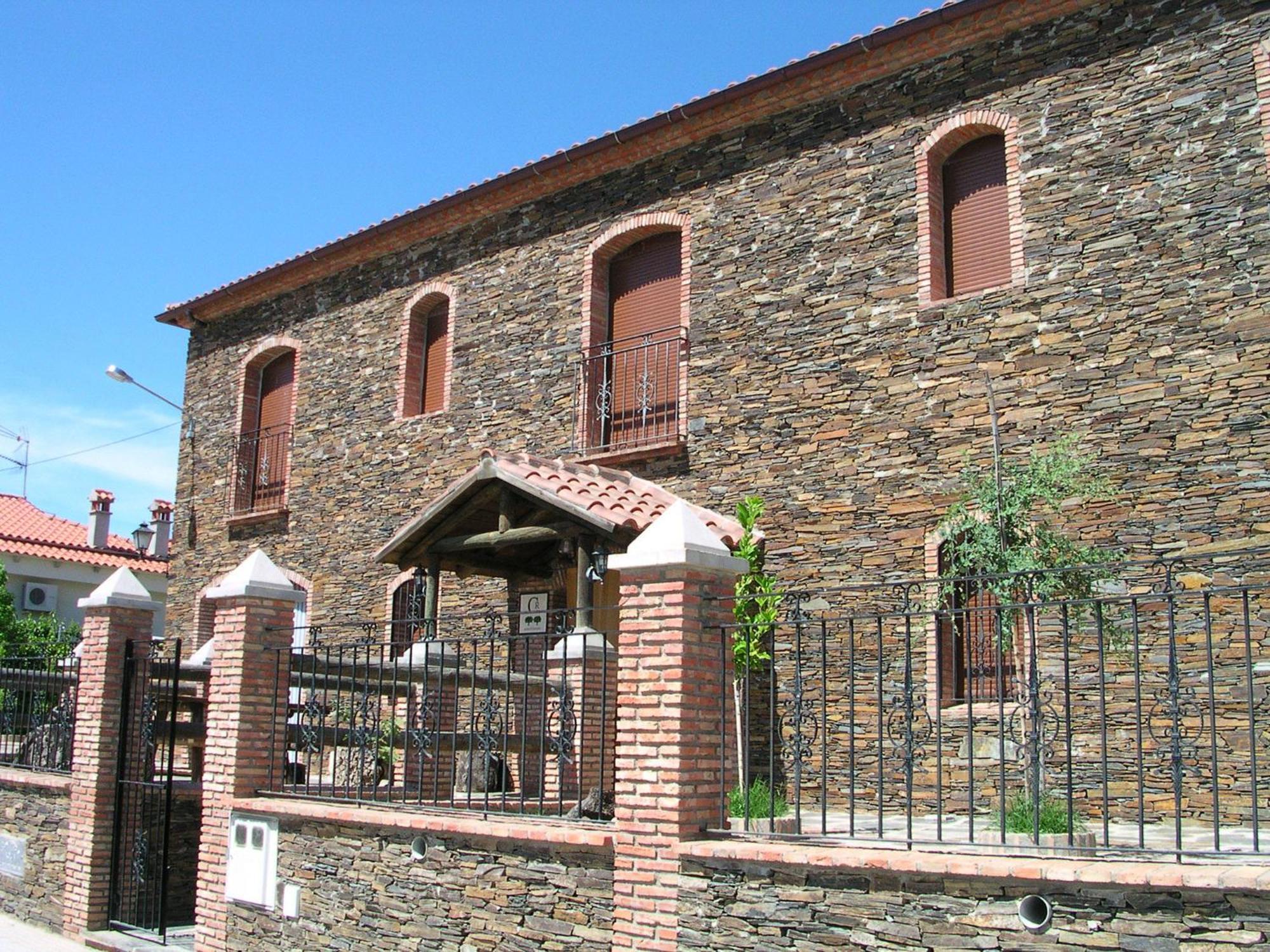 Torrejón el Rubio Casa Rural Pena Falcon المظهر الخارجي الصورة