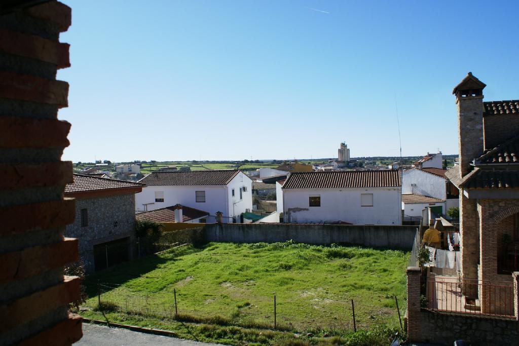 Torrejón el Rubio Casa Rural Pena Falcon المظهر الخارجي الصورة